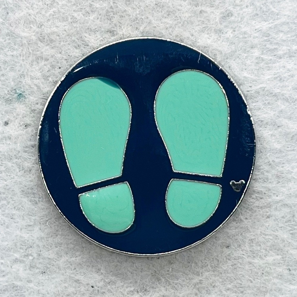 🔮 5/$25 Disney Mickey Mouse Footprint Pin